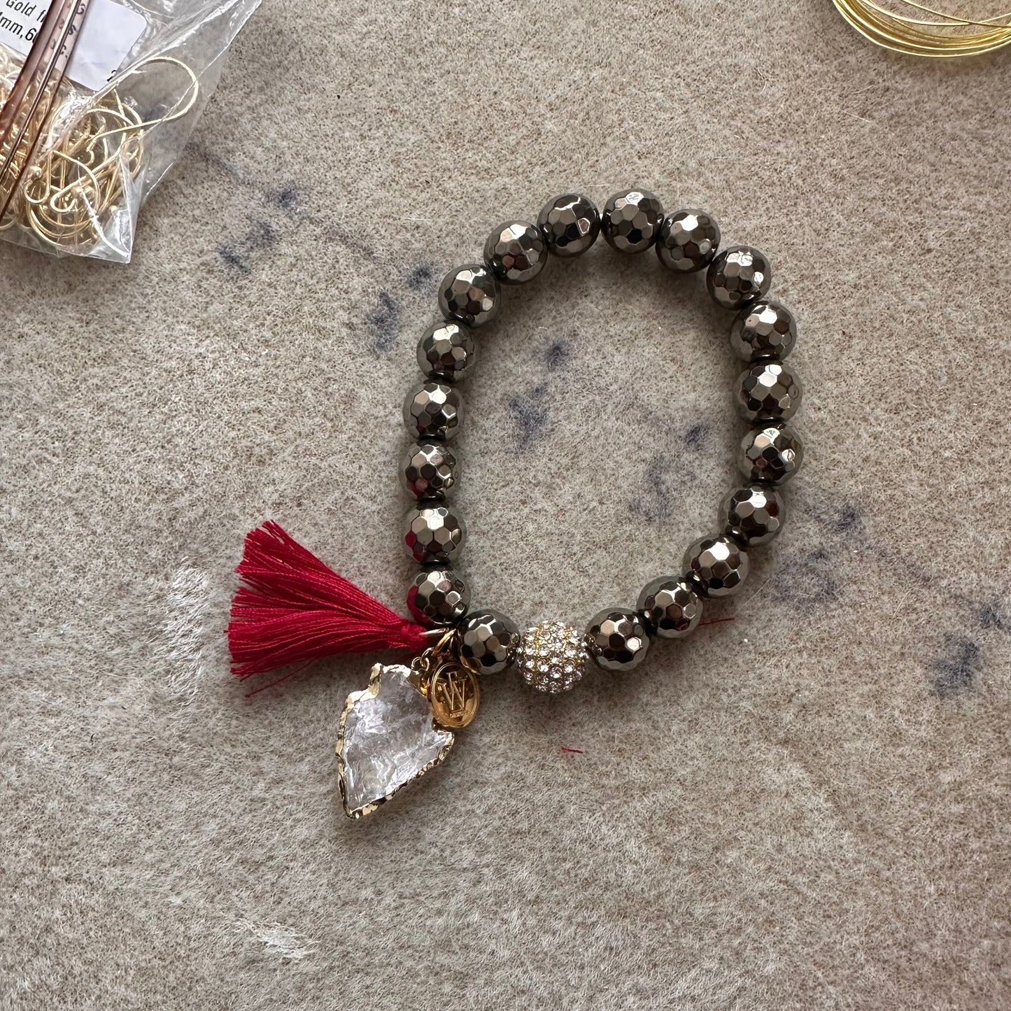 Seminoles Raw Crystal Arrowhead Charm Pyrite Bracelet 430-20 | Erika Williner Designs